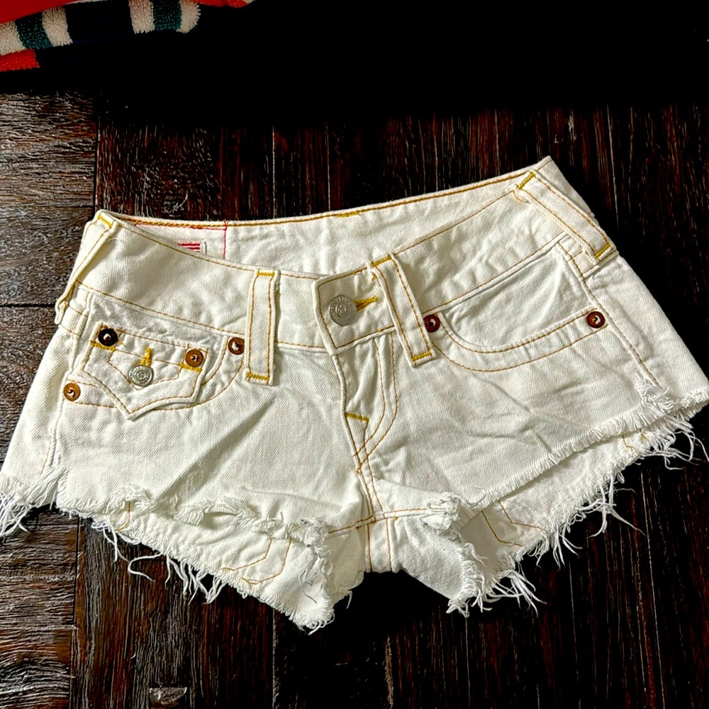 Size 24 white True Religion shorts
